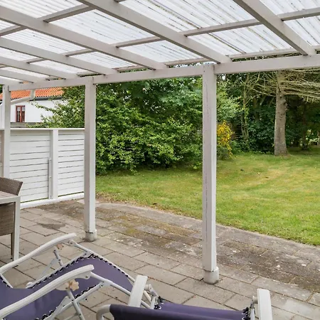 Dom wakacyjny Lovely In With Wifi