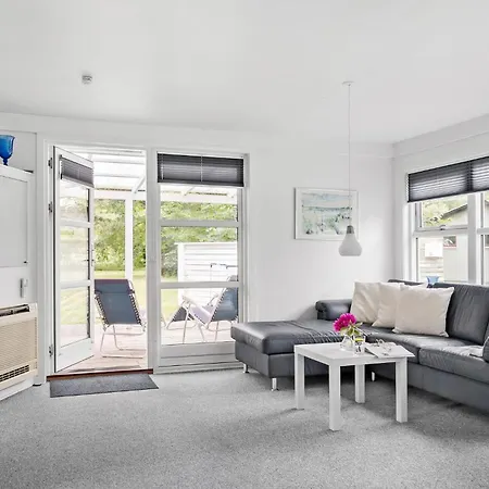 Dom wakacyjny Lovely In With Wifi *